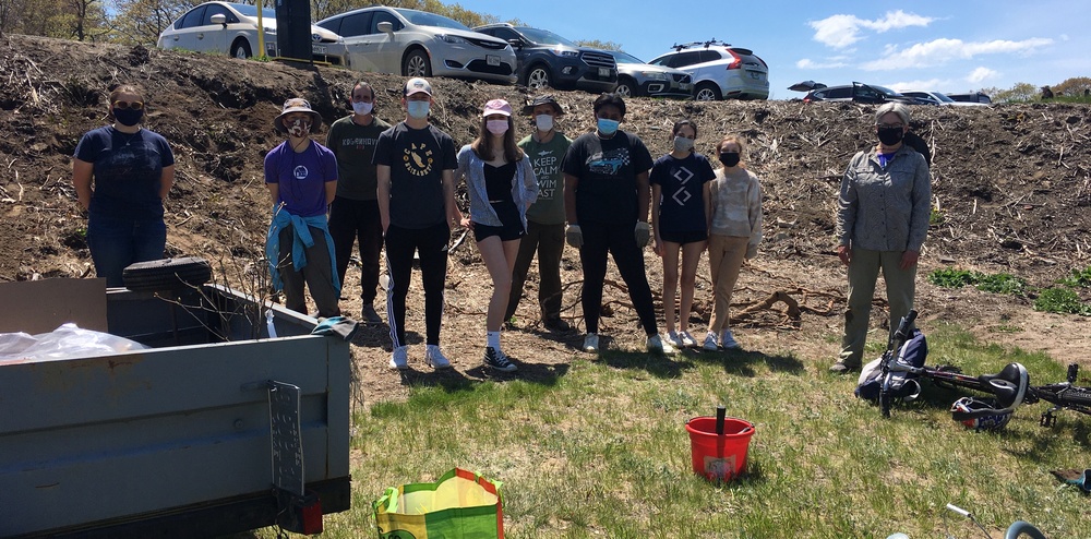 Volunteer Club pitches in at Fort Williams